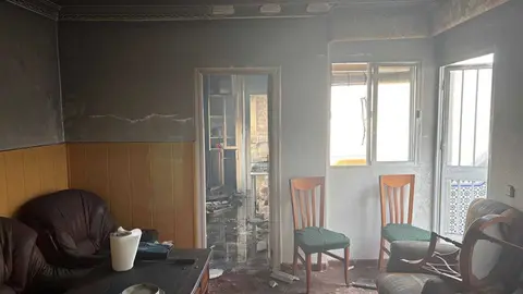 As&iacute; qued&oacute; el interior de la casa. Fuente: Facebook Sab Bomberos Huelva Provincia