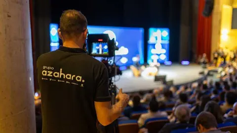 El foro Dialogando, organizado por el Grupo Azahara, ha alcanzado una audiencia superior a los 34.500 espectadores. Fuente: Fran &Aacute;lvarez