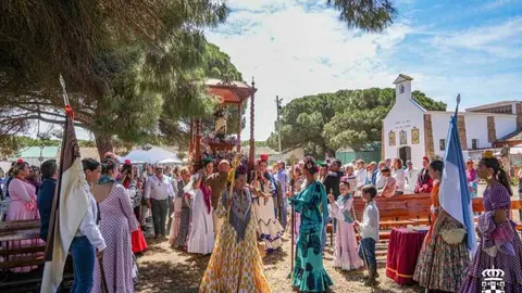 La Virgen momentos antes de la misa de romeros del domingo