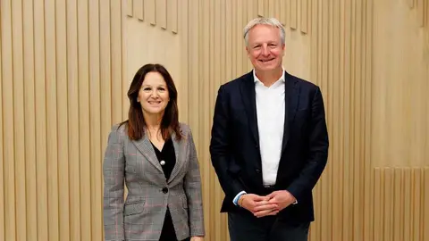 Mercedes Oblanca, presidenta y CEO Accenture Espa&ntilde;a y Portugal, y Maarten Wetselaar, CEO de Moeve
