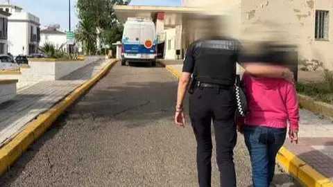 Mujer desorientada en Almonte. Fuente: Polic&iacute;a Local de Almonte