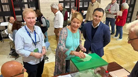 Miranda ejerce su derecho al voto