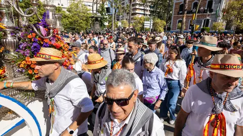 Hermandad de Emigrantes. Fuente: Alberto D&iacute;az