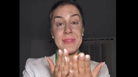 Carolina Mar&iacute;n emocionada tras realizar su primer Camino al Roc&iacute;o