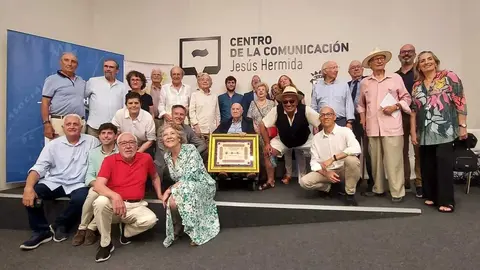 Vicente Quiroga recibe el gran homenaje del periodismo de Huelva