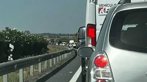 Retenciones en la A-49. Imagen de archivo