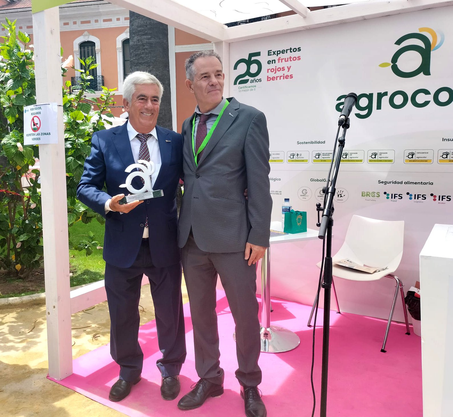 Izquierda: Alberto Garrocho Robles, vicepresidente de Freshuelva / Derecha: Rafael Domínguez Guillén, consejero de AGROCOLOR y gerente de Freshuelva.