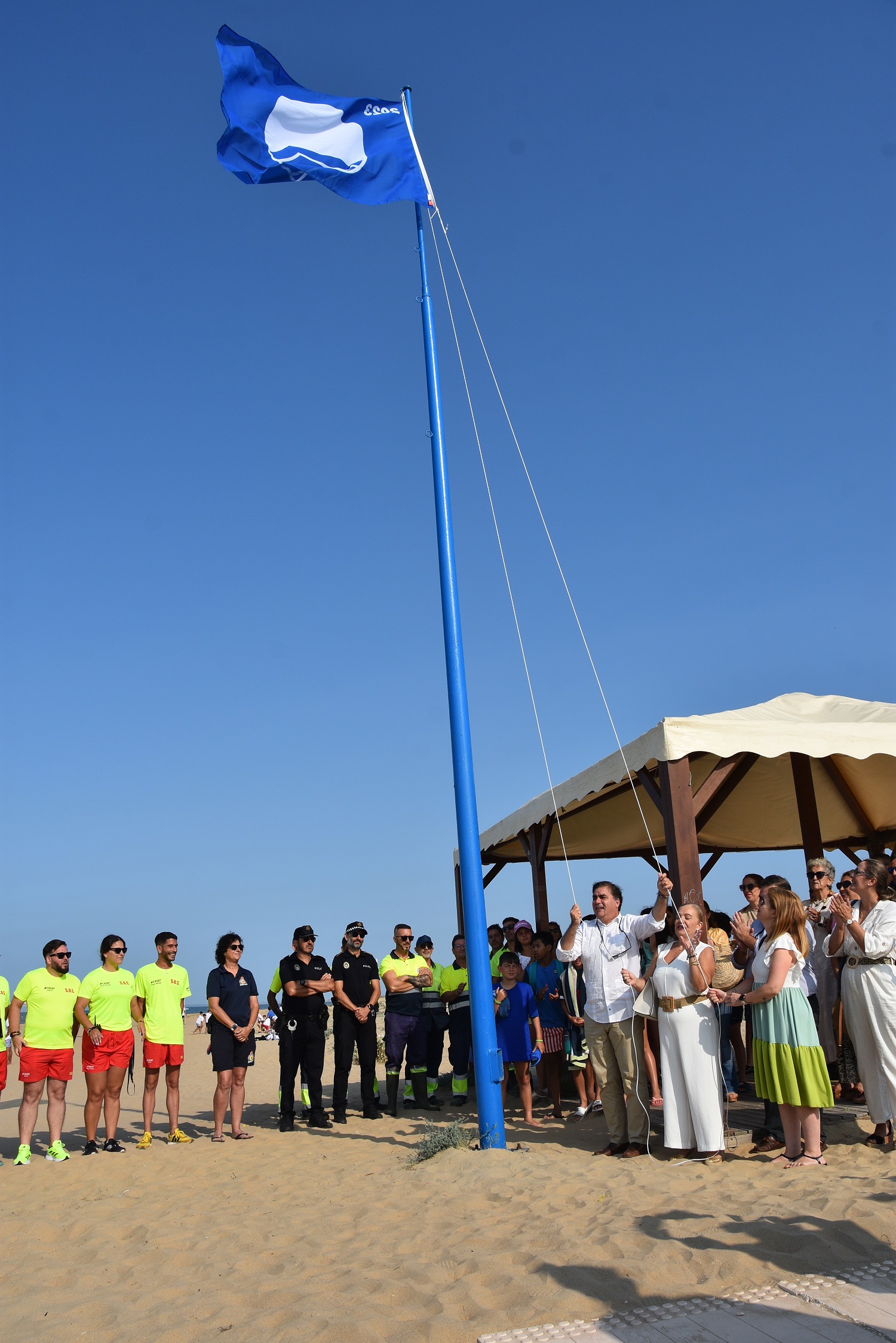 Bandera Azul Izada.
