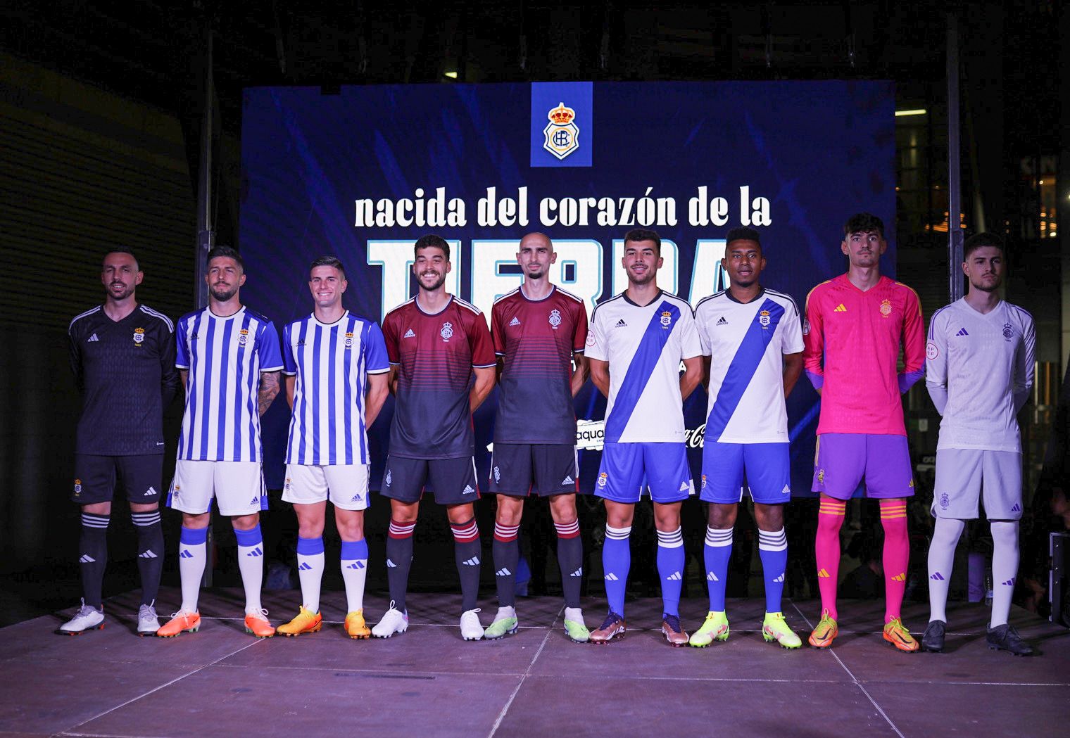 El Recre presenta sus nuevas equipaciones