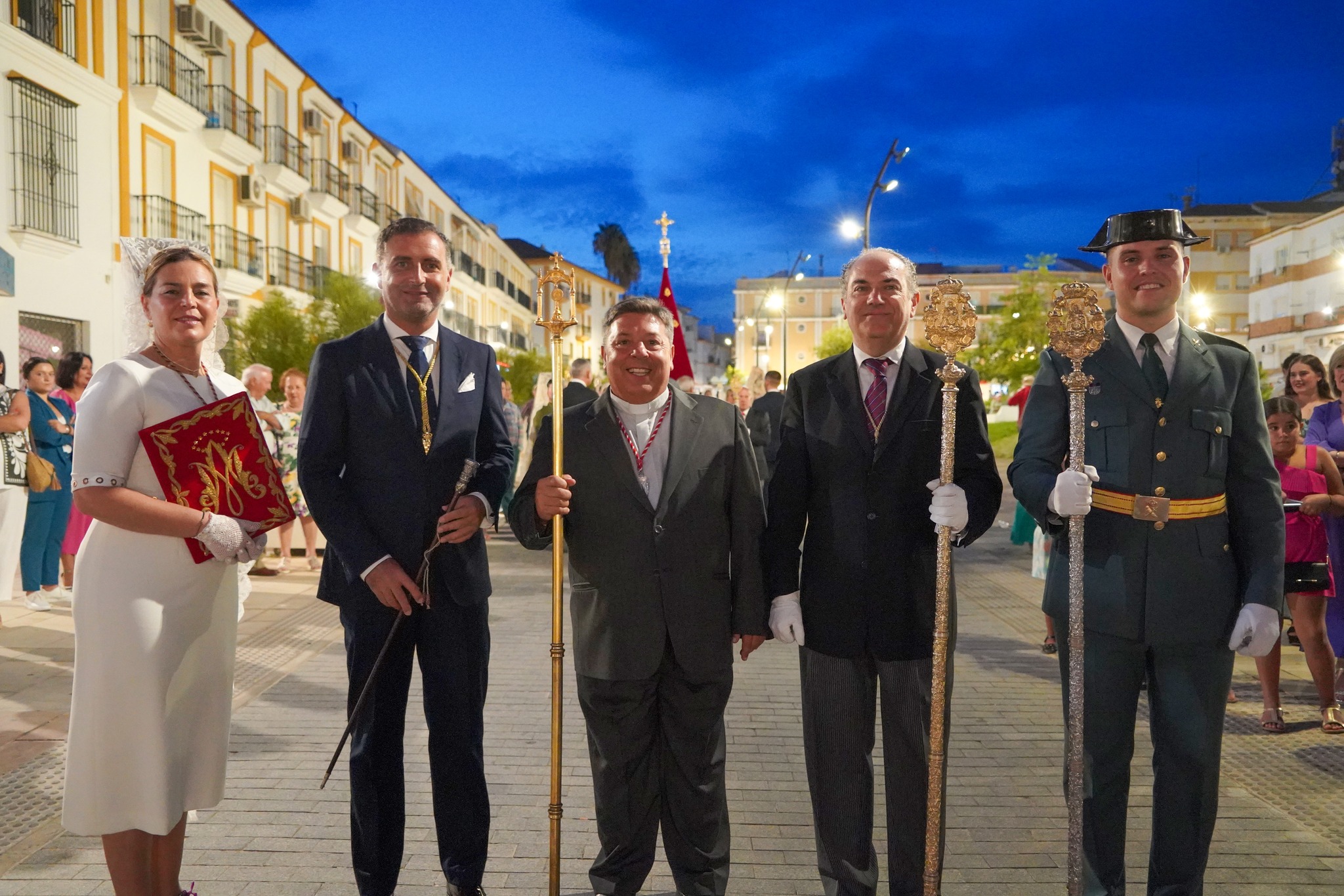 Alcalde, párroco y hermano mayor presidieron la procesión