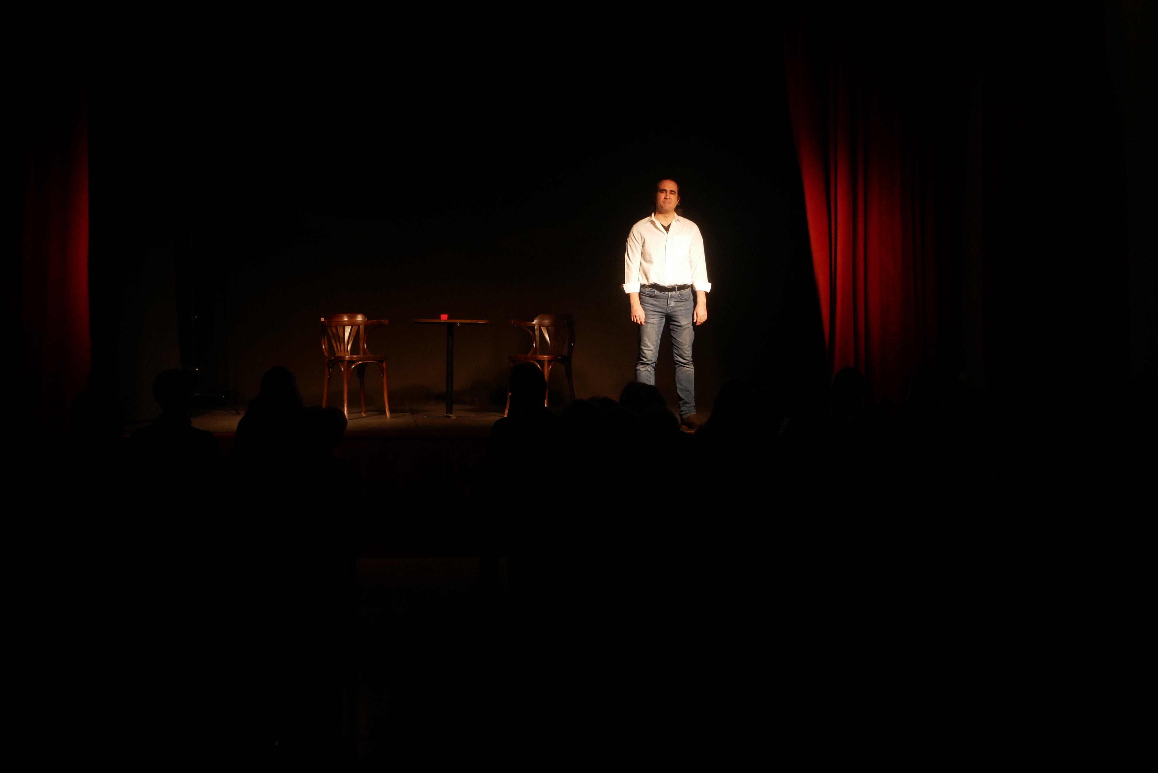 Dani Verum interpretando a Lolo