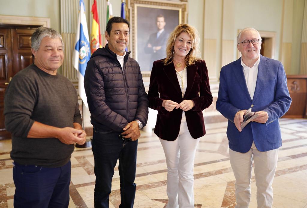 Alzugaray y Luzardo junto a Pilar Miranda / Ayuntamiento de Huelva