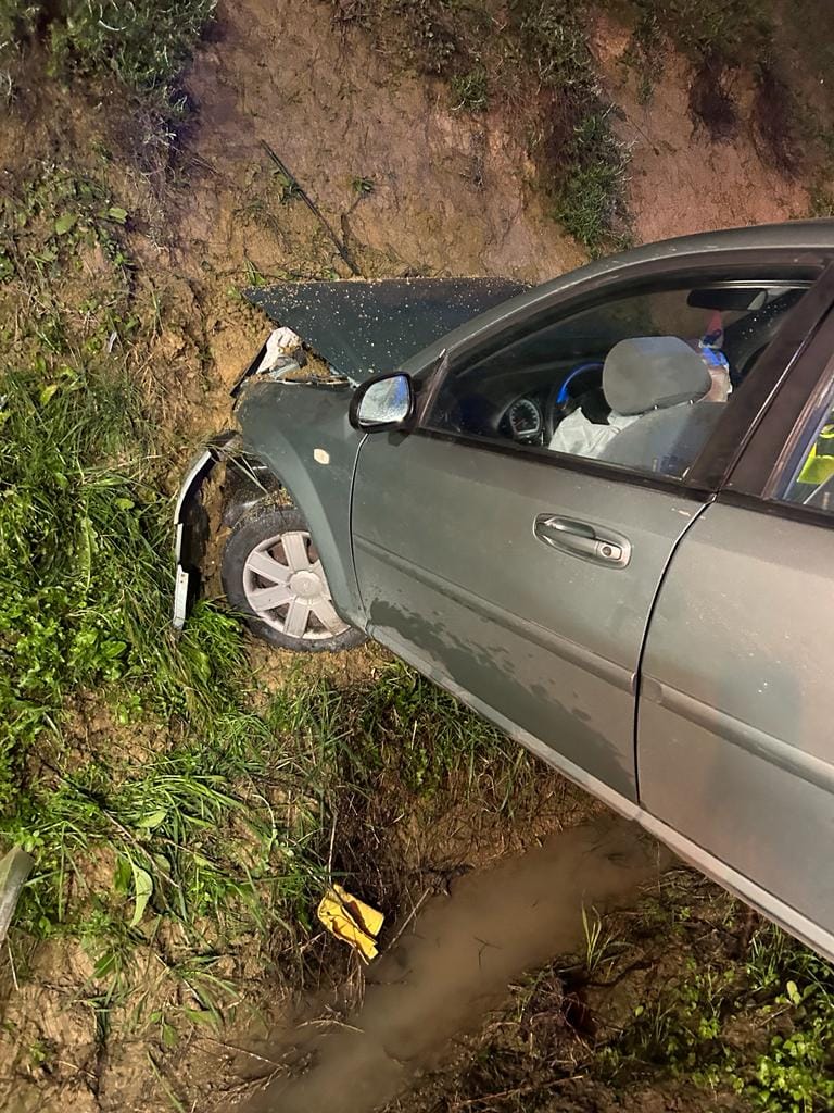 Coche accidentado en la HU-3105. Foto: Bomberos del Consorcio