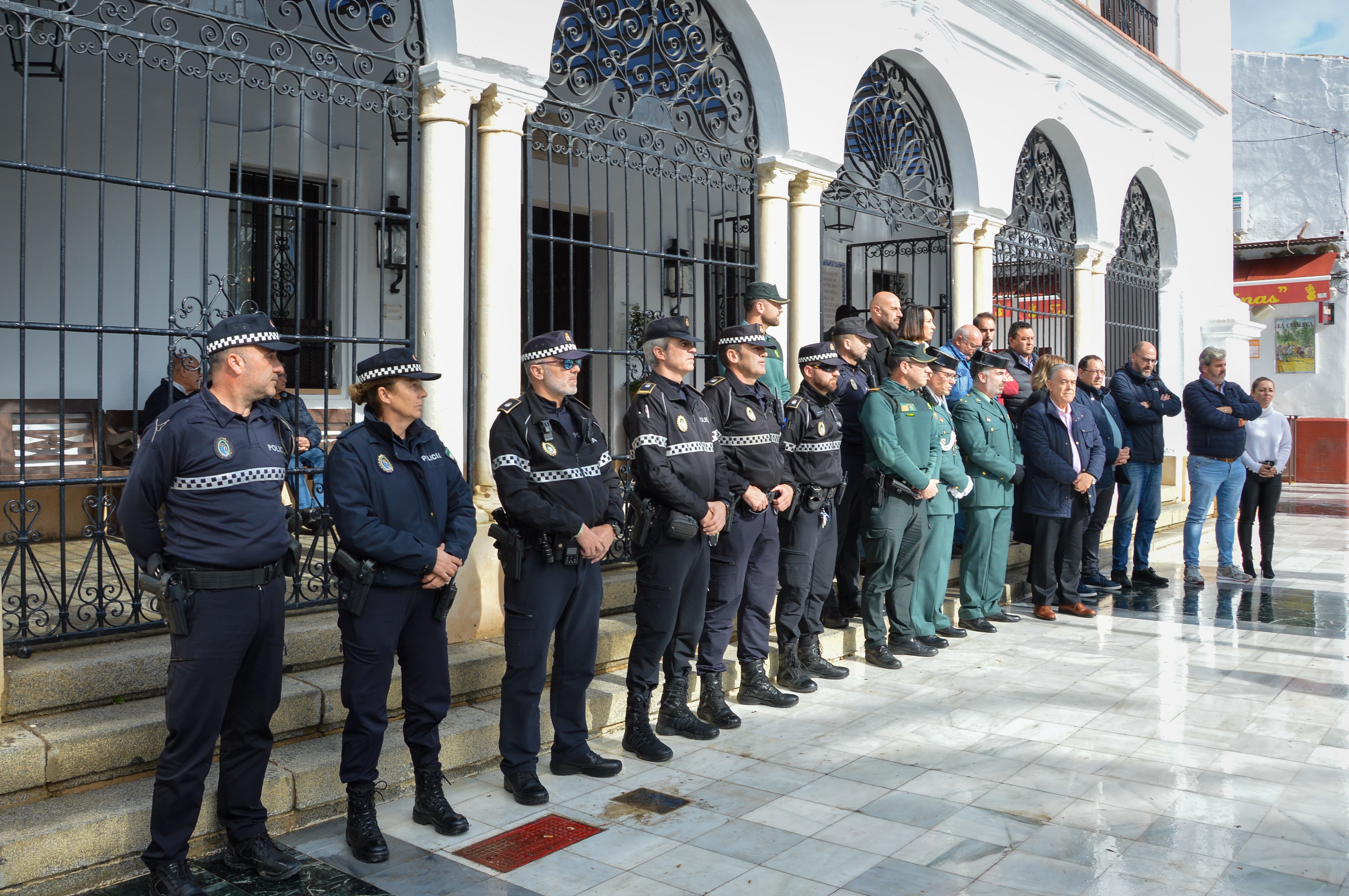 Minuto de silencio en Almonte