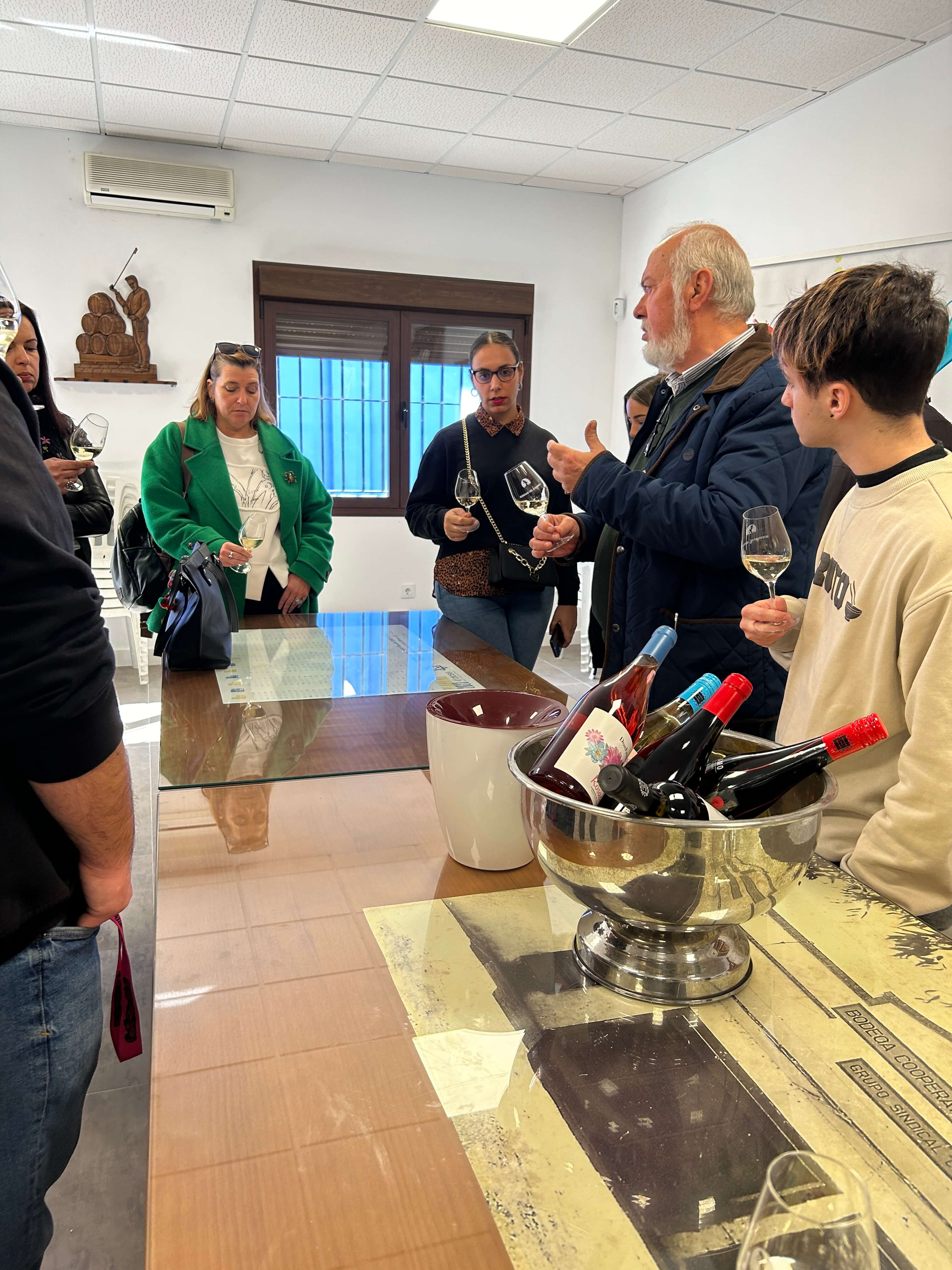 Taller de Cata del IES Saltés de Punta Umbría en Rociana del Condado