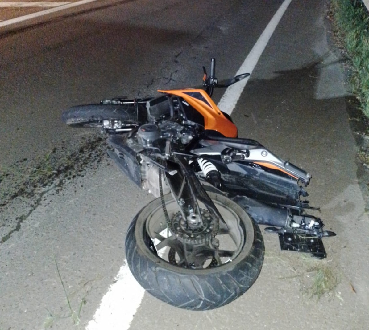 Motocicleta accidentada. Foto: Bomberos del Consorcio