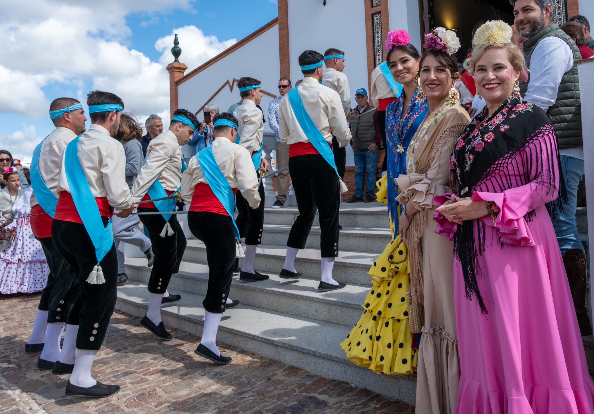 La diputada de Cultura ante la ermita de la Peña