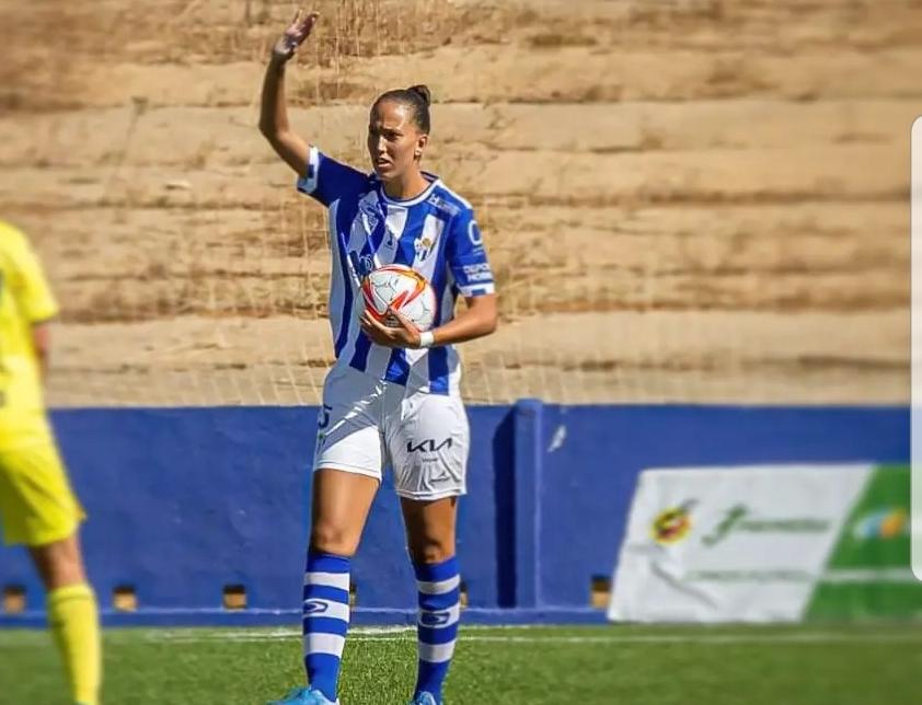 Cinta Rodríguez estuvo durante 7 temporadas a un gran nivel en el Sporting de Huelva. Fuente: Instagram oficial del Sporting de Huelva