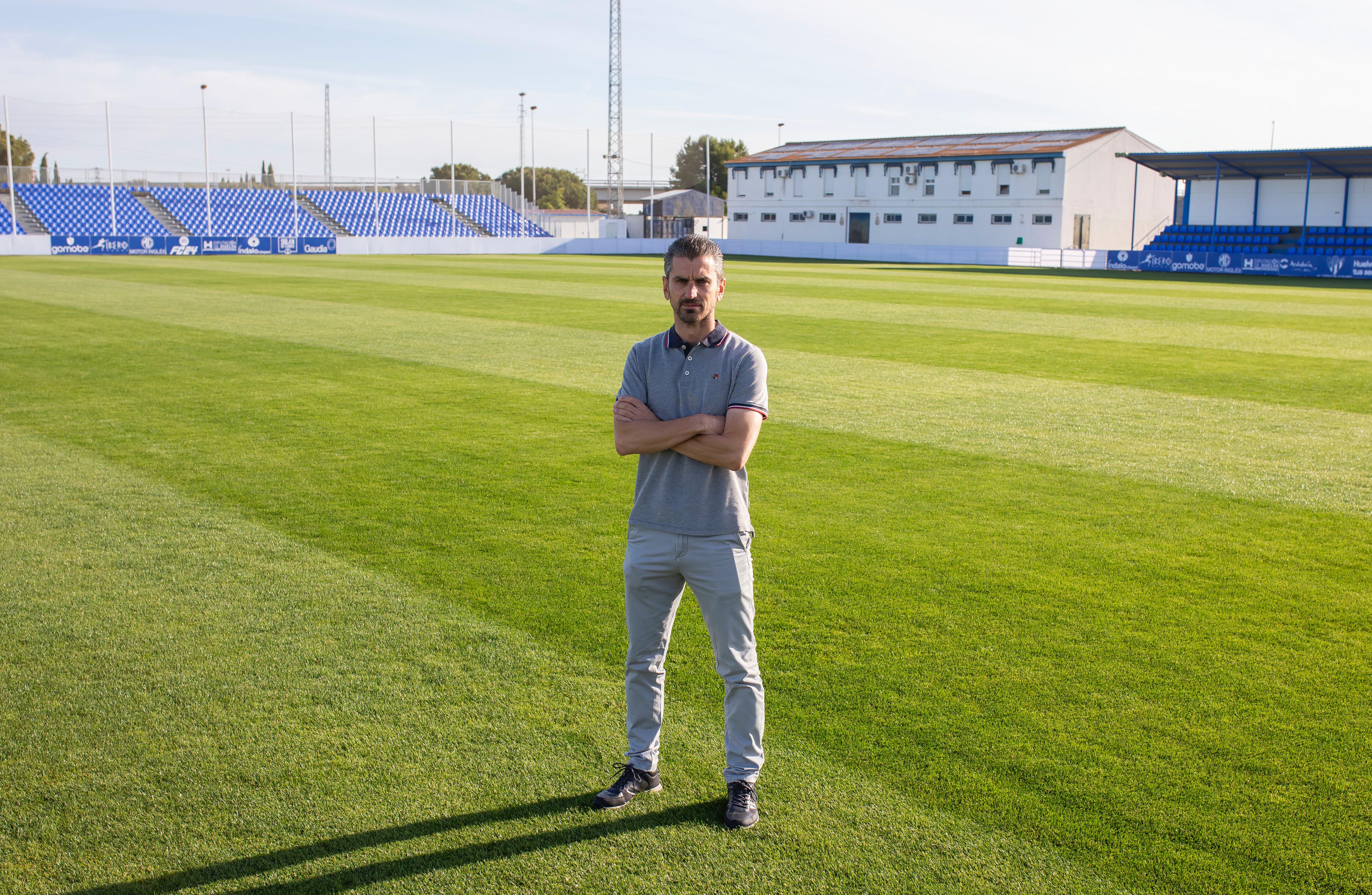 Juan Alfaro aterrizó en Huelva el pasado verano, tras una experiencia previa como entrenador del Juvenil 'A' en la 17/18. Fuente: Alberto Díaz