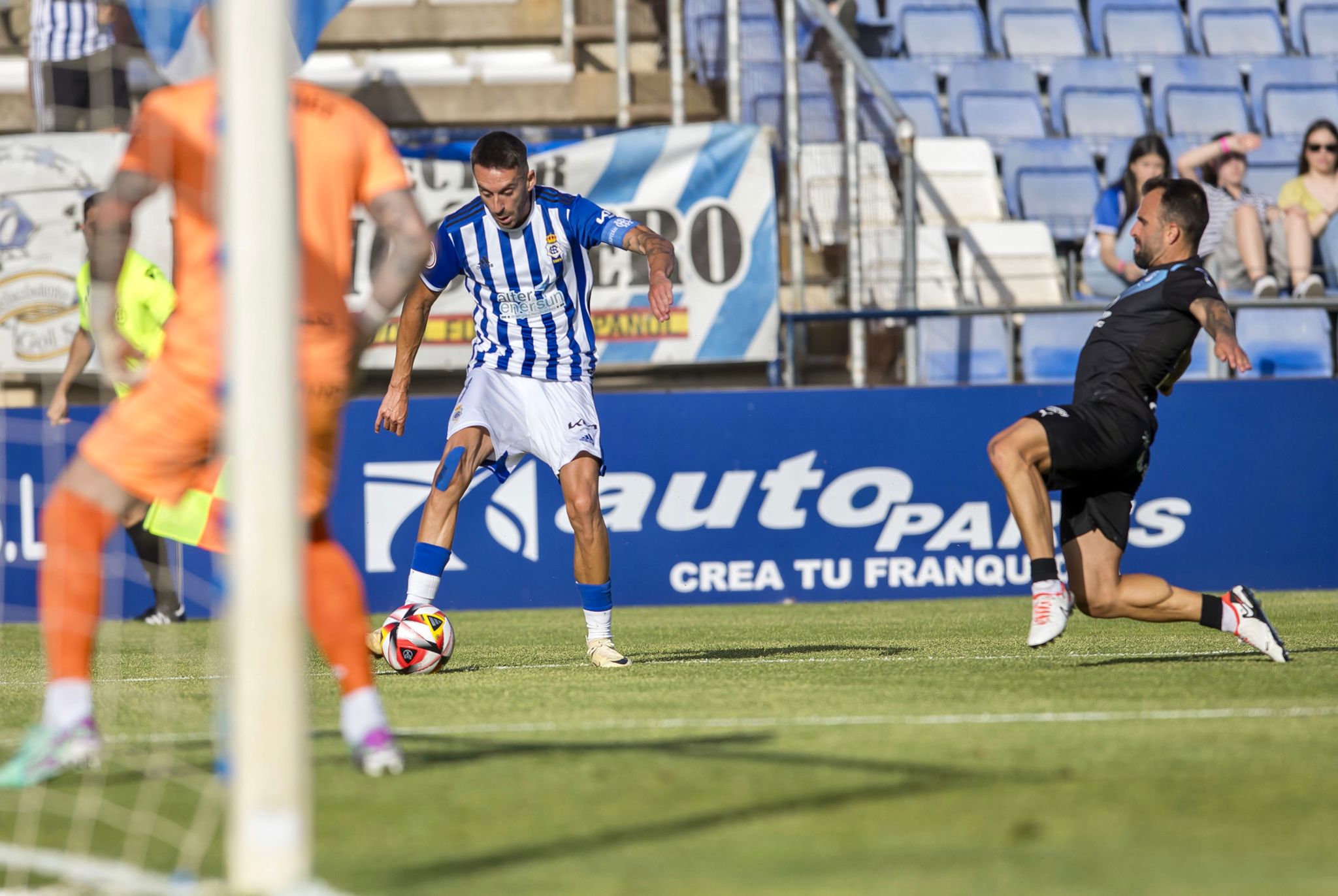 Iago Díaz vivió el que podría ser su último partido con el Decano en esta segunda etapa. Fuente: Alberto Díaz
