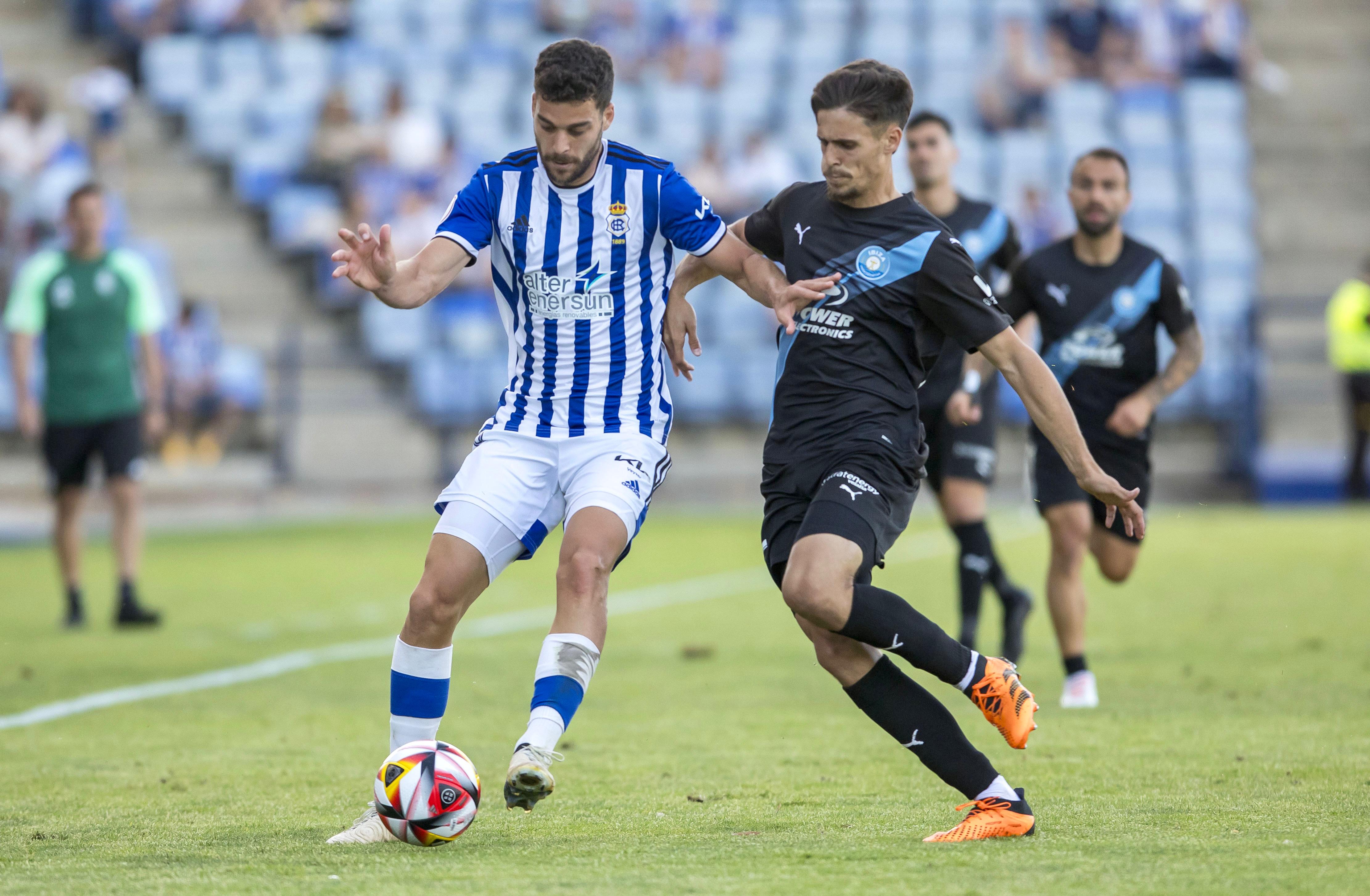 Luis Alcalde ha sido uno de los juagdores más destacados durante toda la temporada para el Recreativo. Fuente: Alberto Díaz
