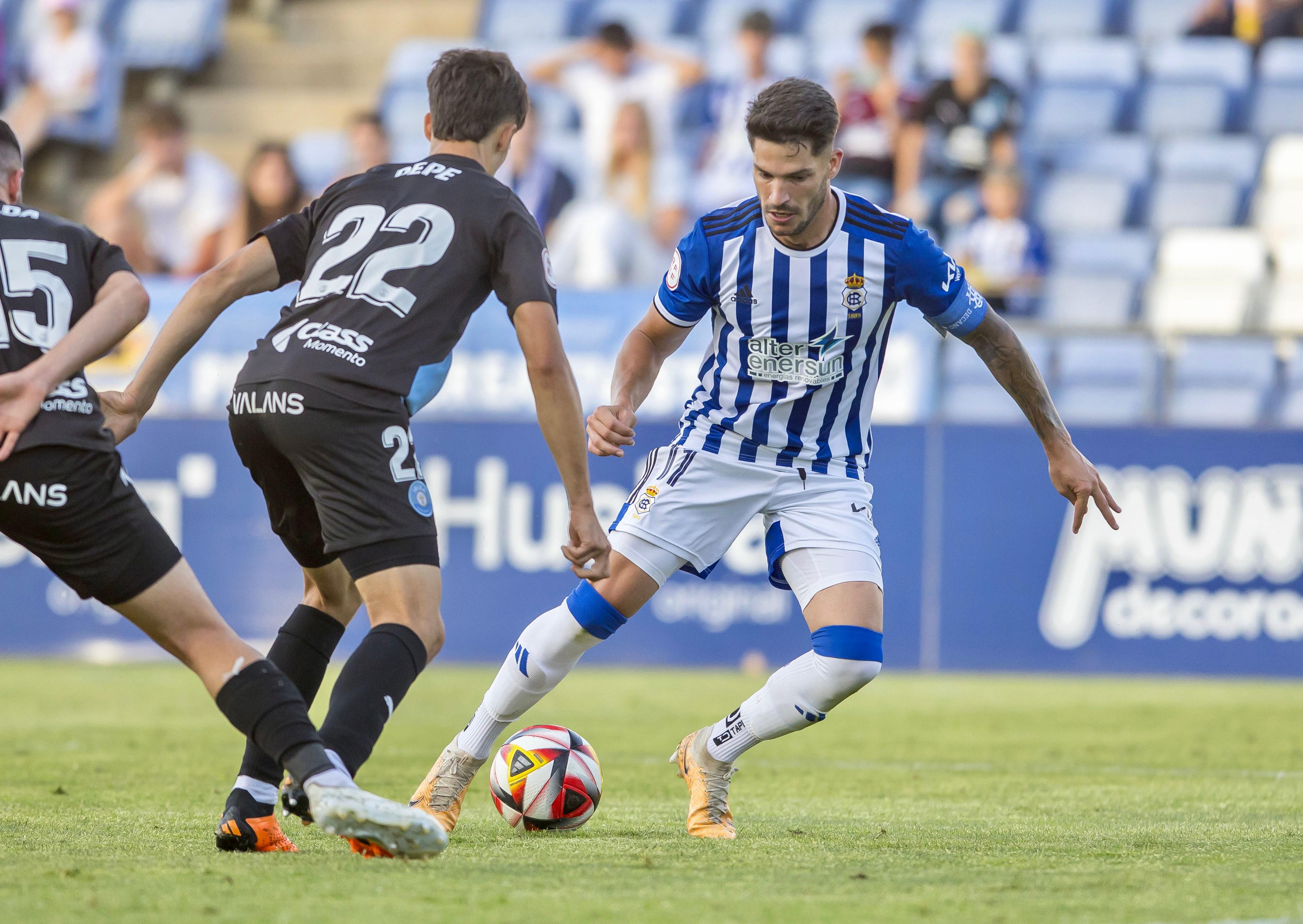 Caye Quintana volvía al equipo tras dos partidos de sanción y termina como pichichi del Recreativo con 10 tantos. Fuente: Alberto Díaz