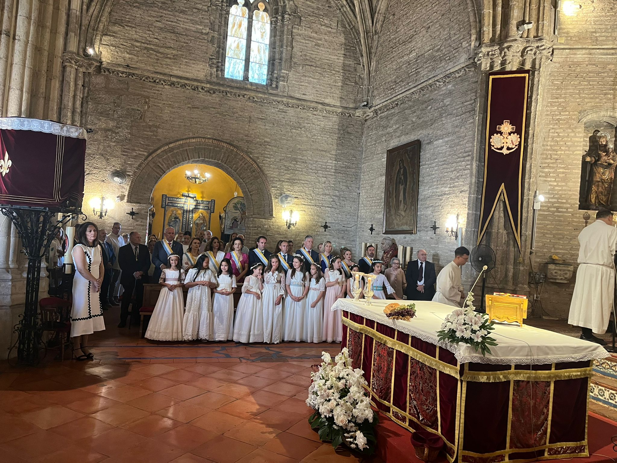 Imagen del coro de niñas de la Iglesia durante la celebración de este domingo en Palos de la Frontera. Fuente: Imagen de archivo