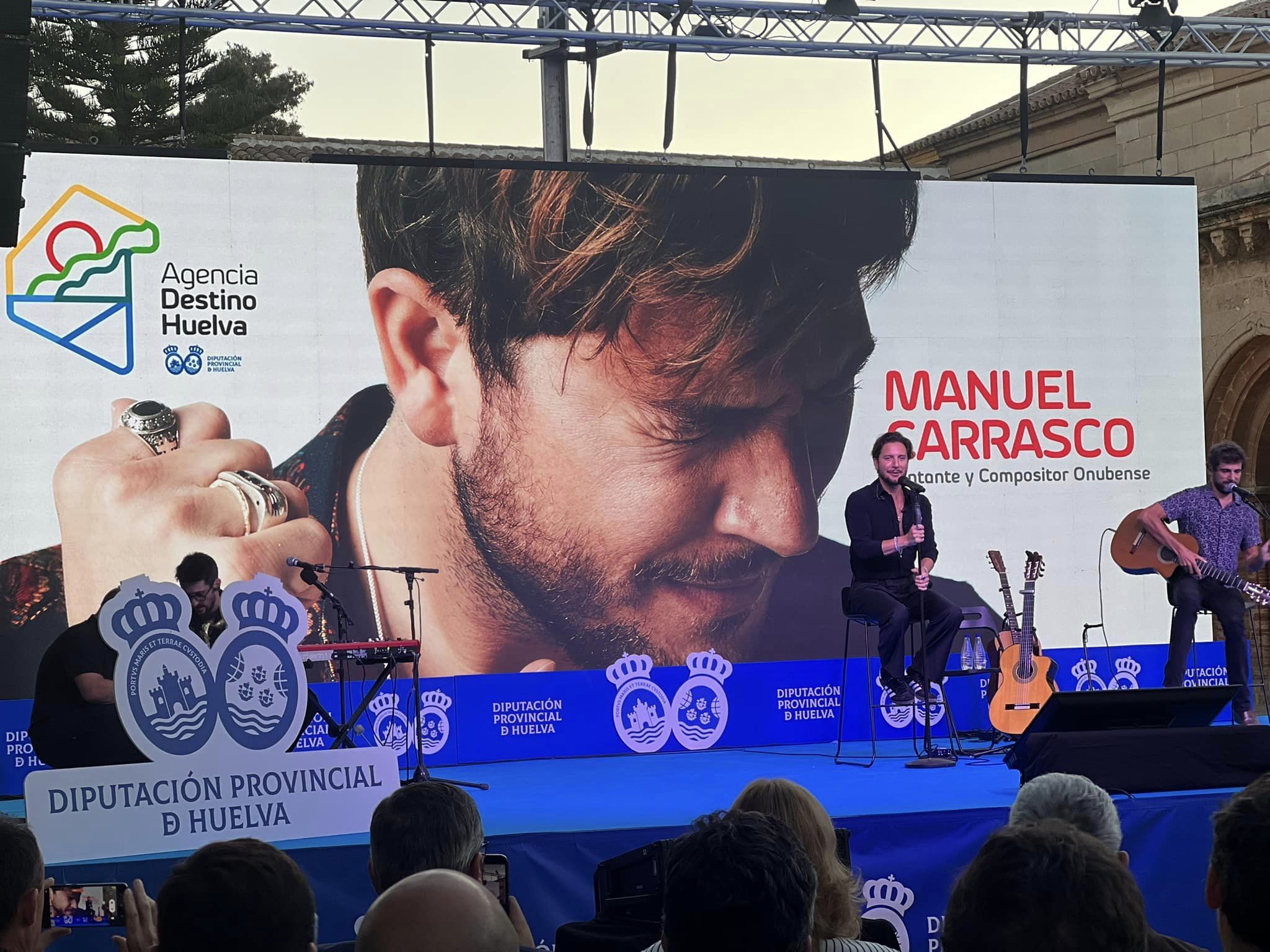Manuel Carrasco cantó