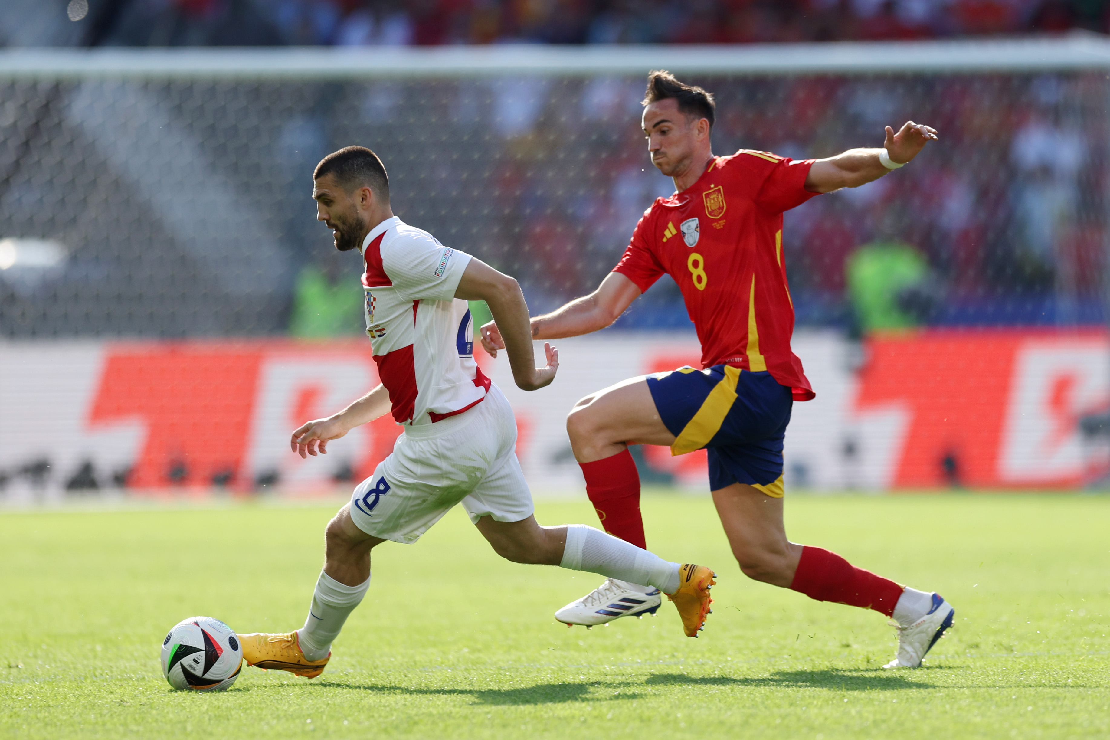 Mateo Kovacic fue el mejor jugador de los croatas en el partido. Fuente: Twitter oficial HSN