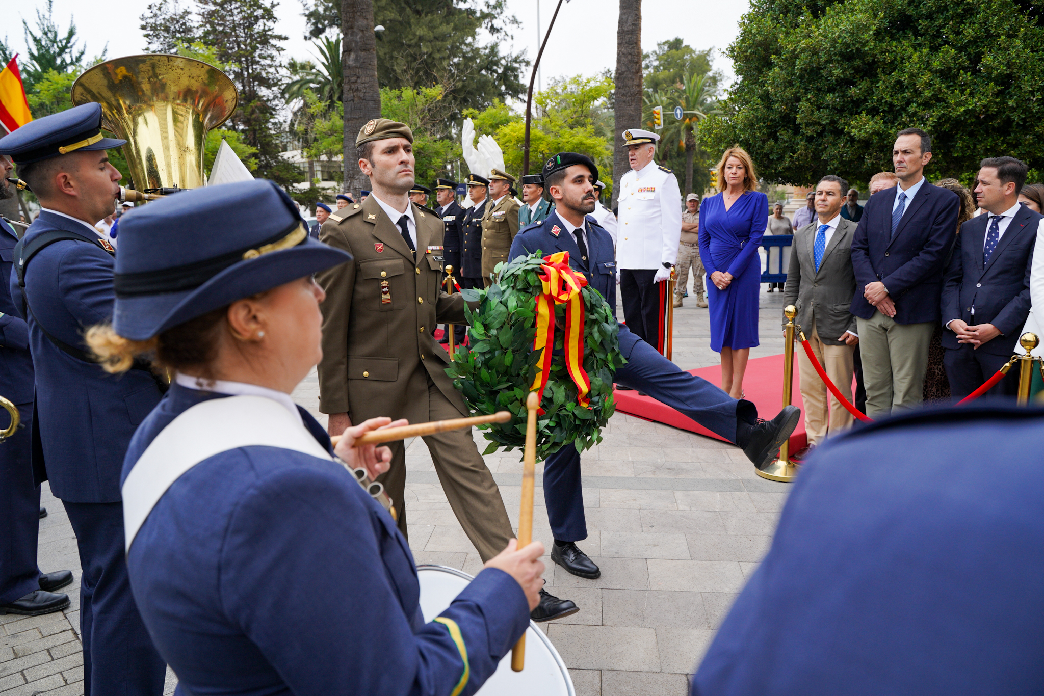 Autoridades civiles y militares