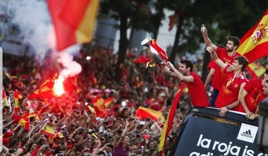 Aquella generación de futbolistas espaloles encadenó dos Eurocopa y un Mundial cerrando su ciclo dorado contra Italia en 2012. Fuente: Instagram de Cesc Fábregas