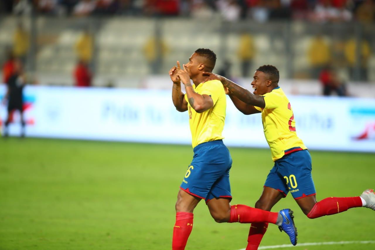 Valencia representó a Ecuador en 99 ocasiones siendo capitán del combinado nacional en gran parte de ellas. Fuente: Twitter oficial de Antonio Valencia