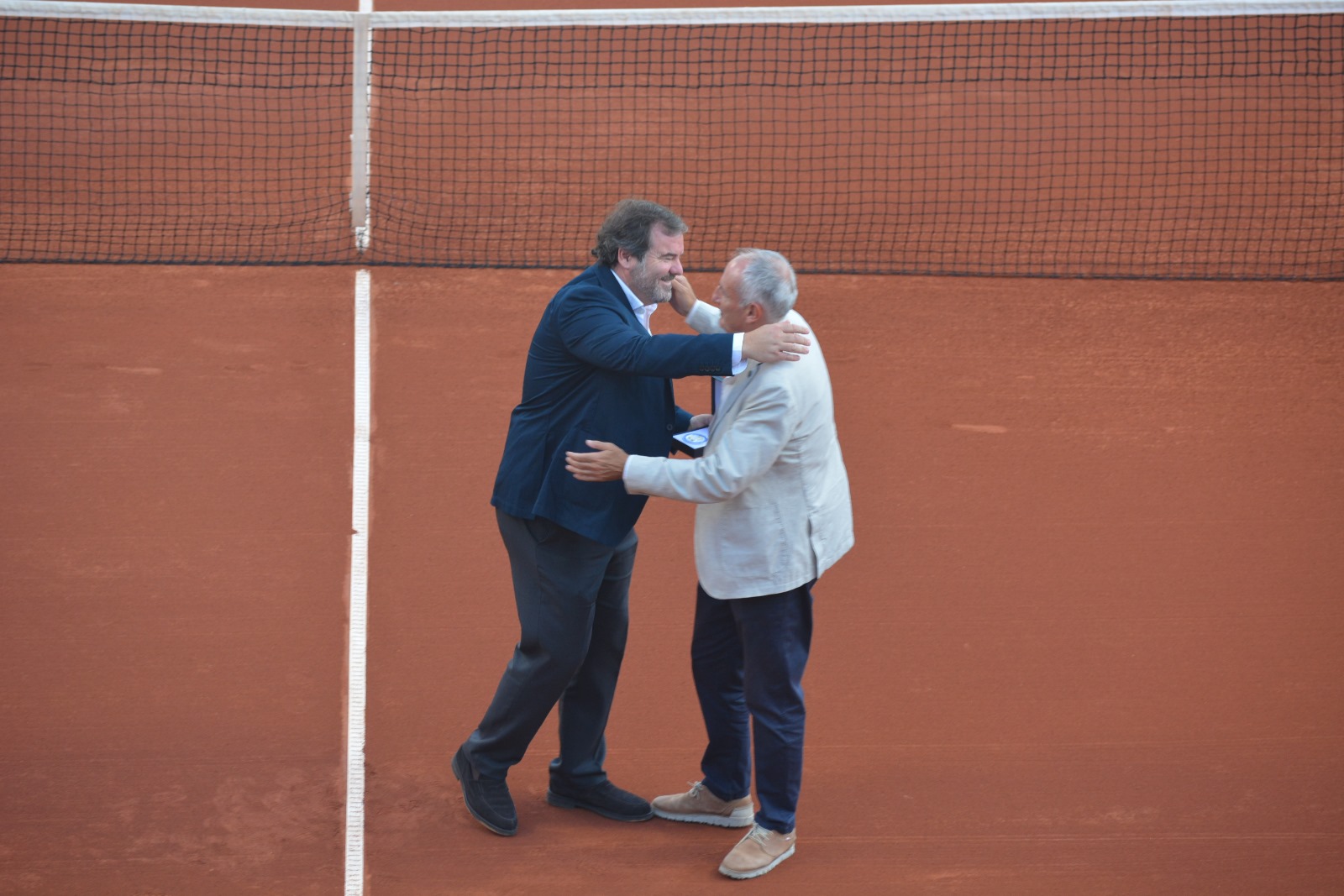 En el descanso de las dos semifinales tuvo el acto de entrega del galardón. Fuente: AMV