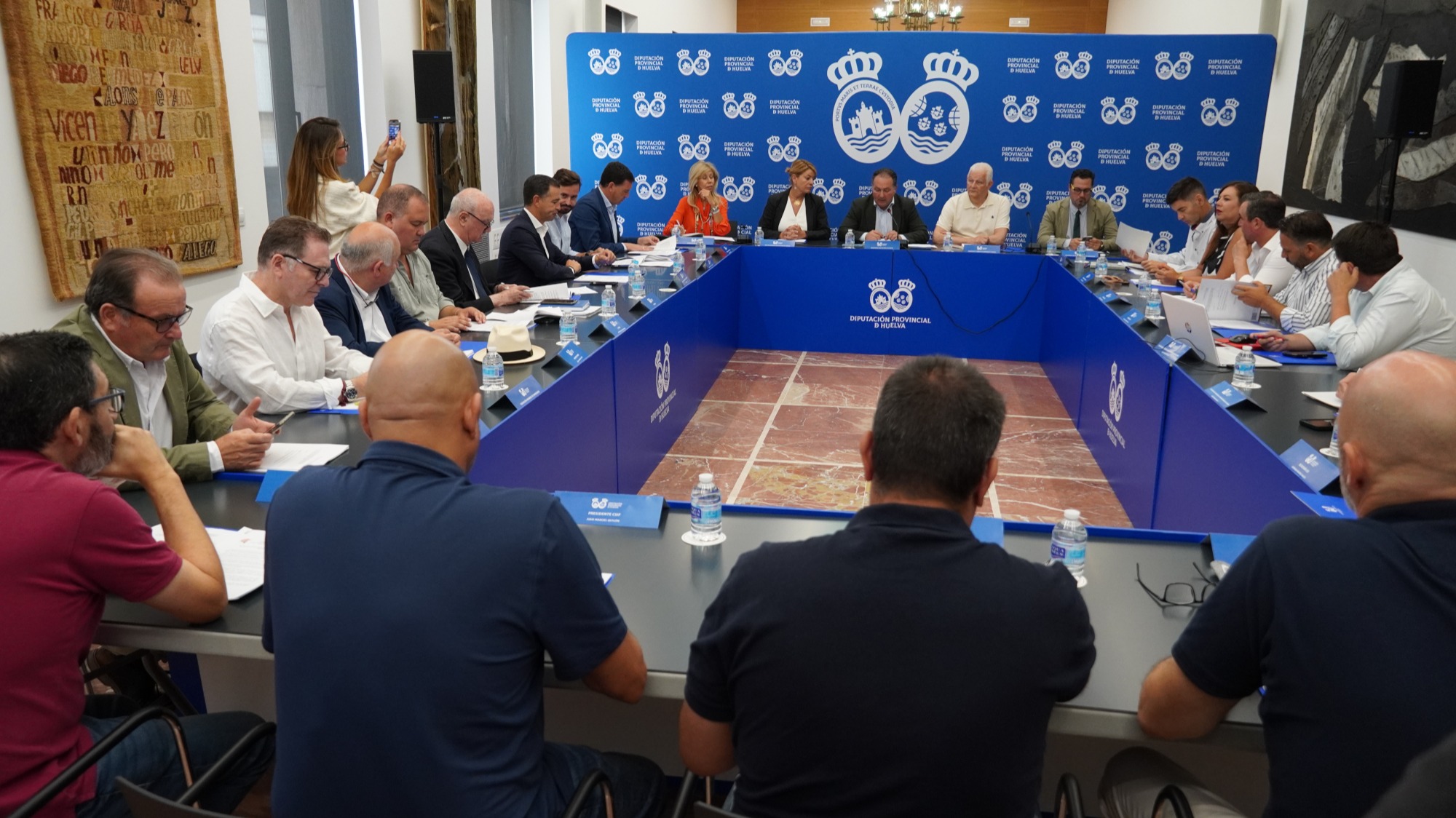 Reunión de la Comisión de Infraestructuras con todos los agentes implicados.