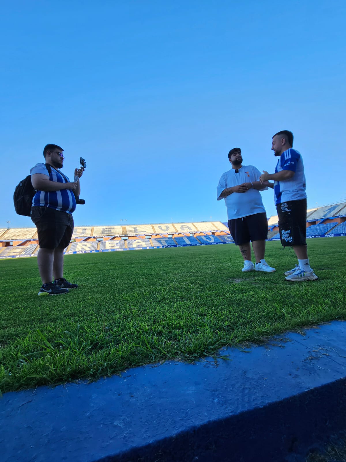 Papi Gavi disfrutando en su visita al estadio del Recreativo de Huelva. Foto: Telli Rodríguez