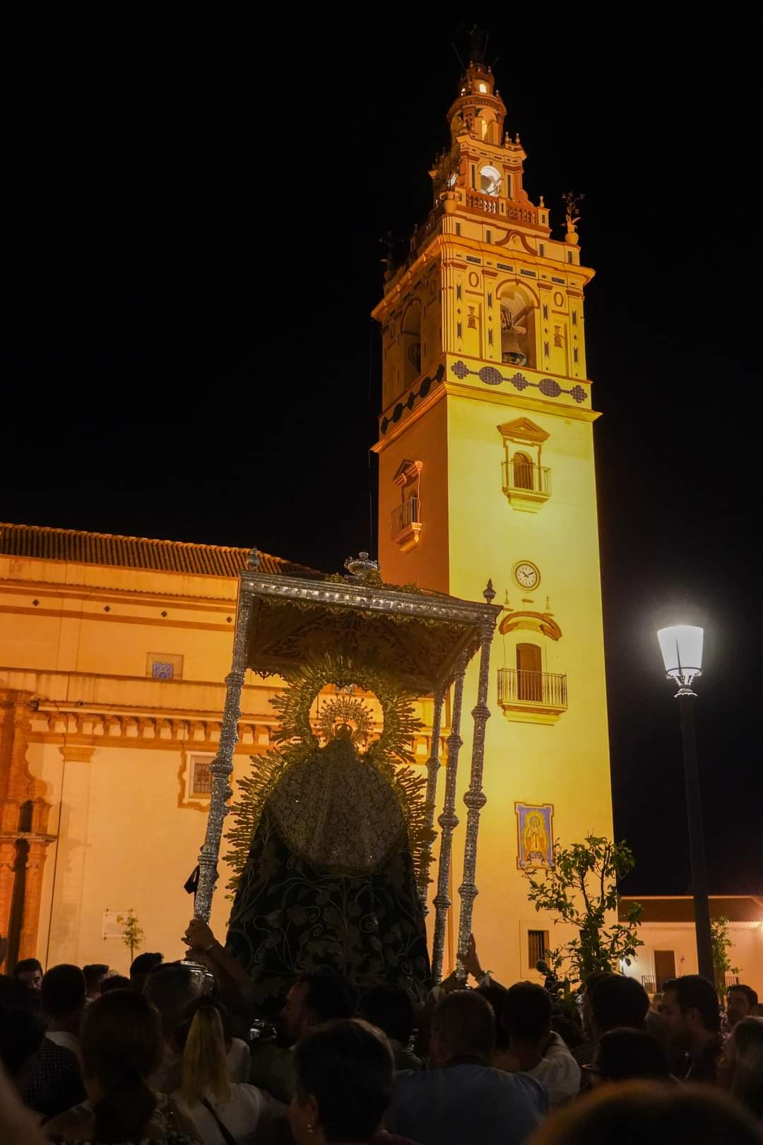 La Virgen llegando a la parroquia