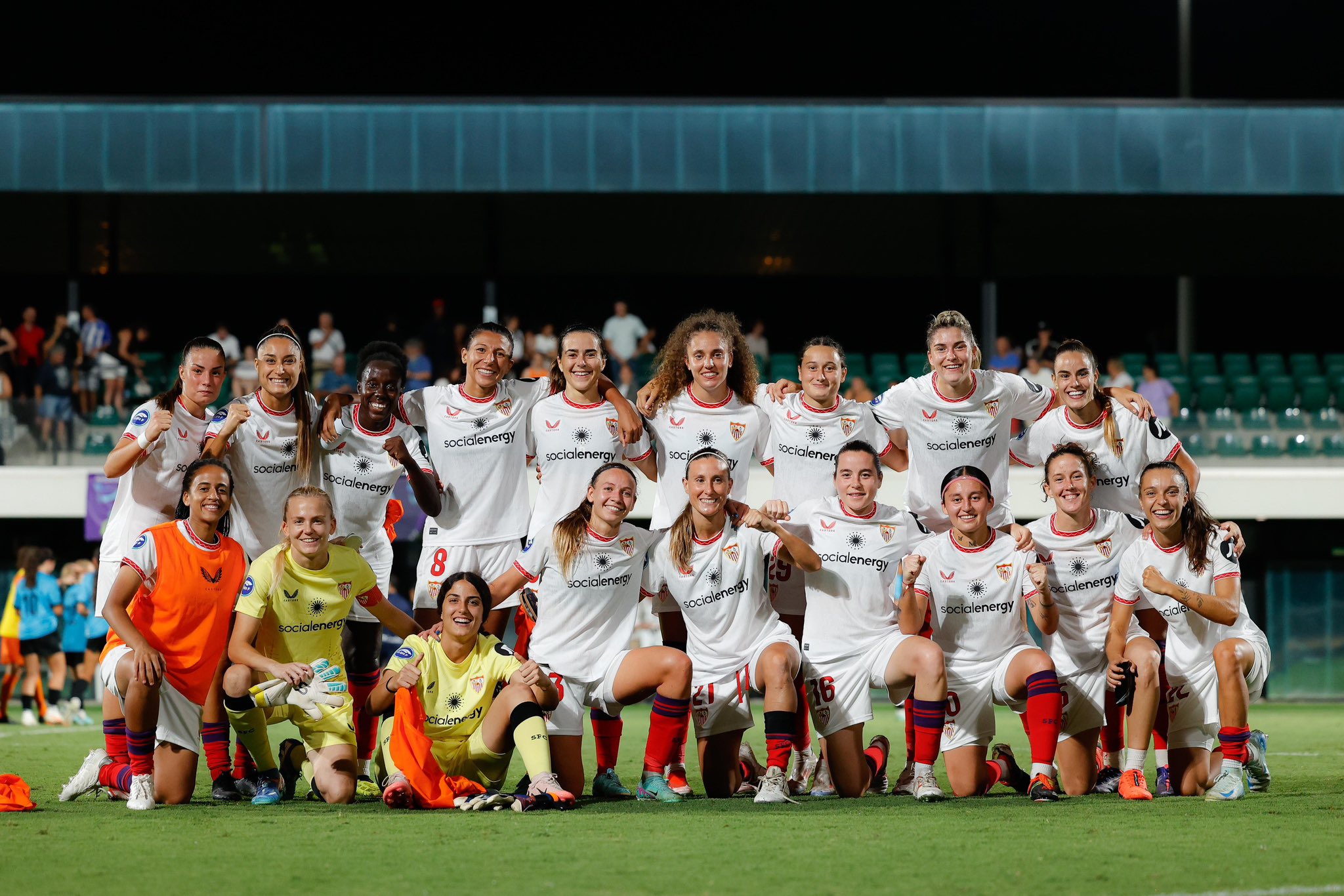 Las jugadoras hispalenses celebran el pase a la final de la Copa de Andalucía. Fuente: Sevilla Femenino