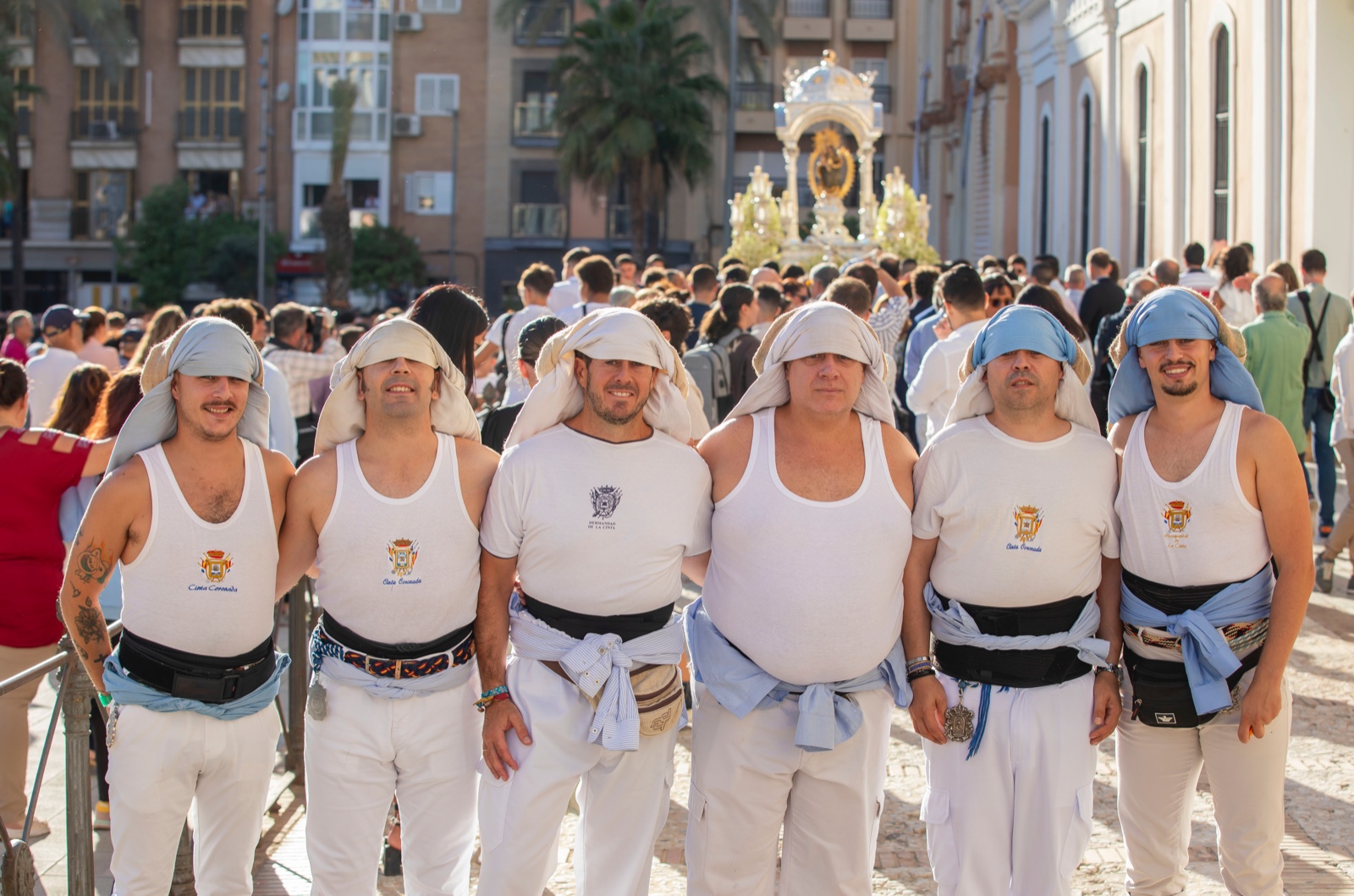 Los costaleros preparados
