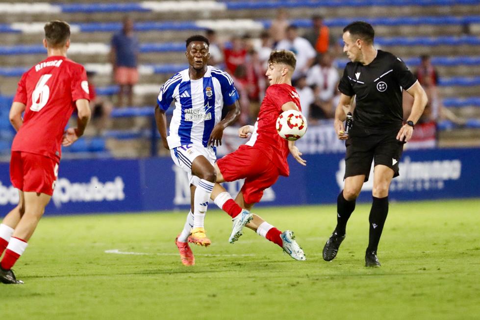 Nico Njalla realizó un gran debut como titular. Fuente: Alberto Díaz