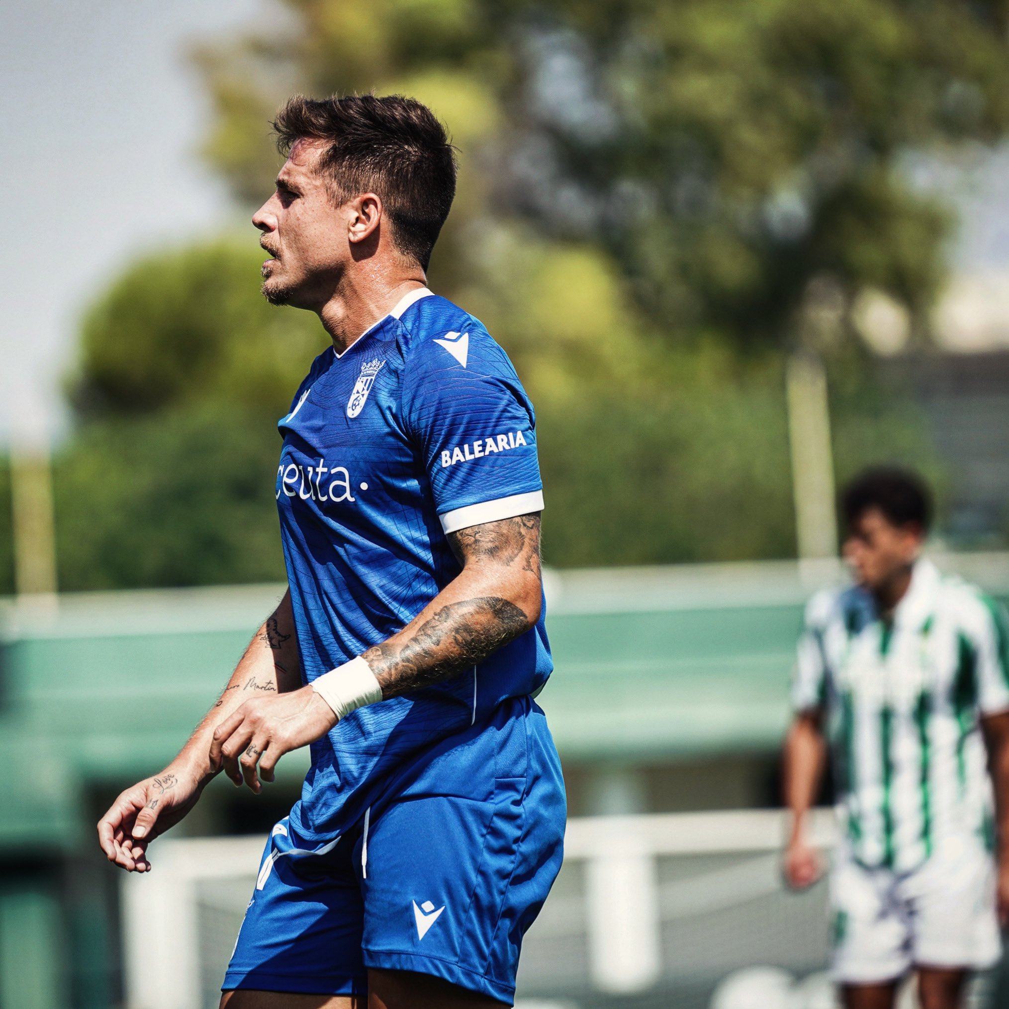 Dani Aquino durante el empate del pasado finde contra el Real Betis Deportivo. Fuente: Twitter AD Ceuta FC