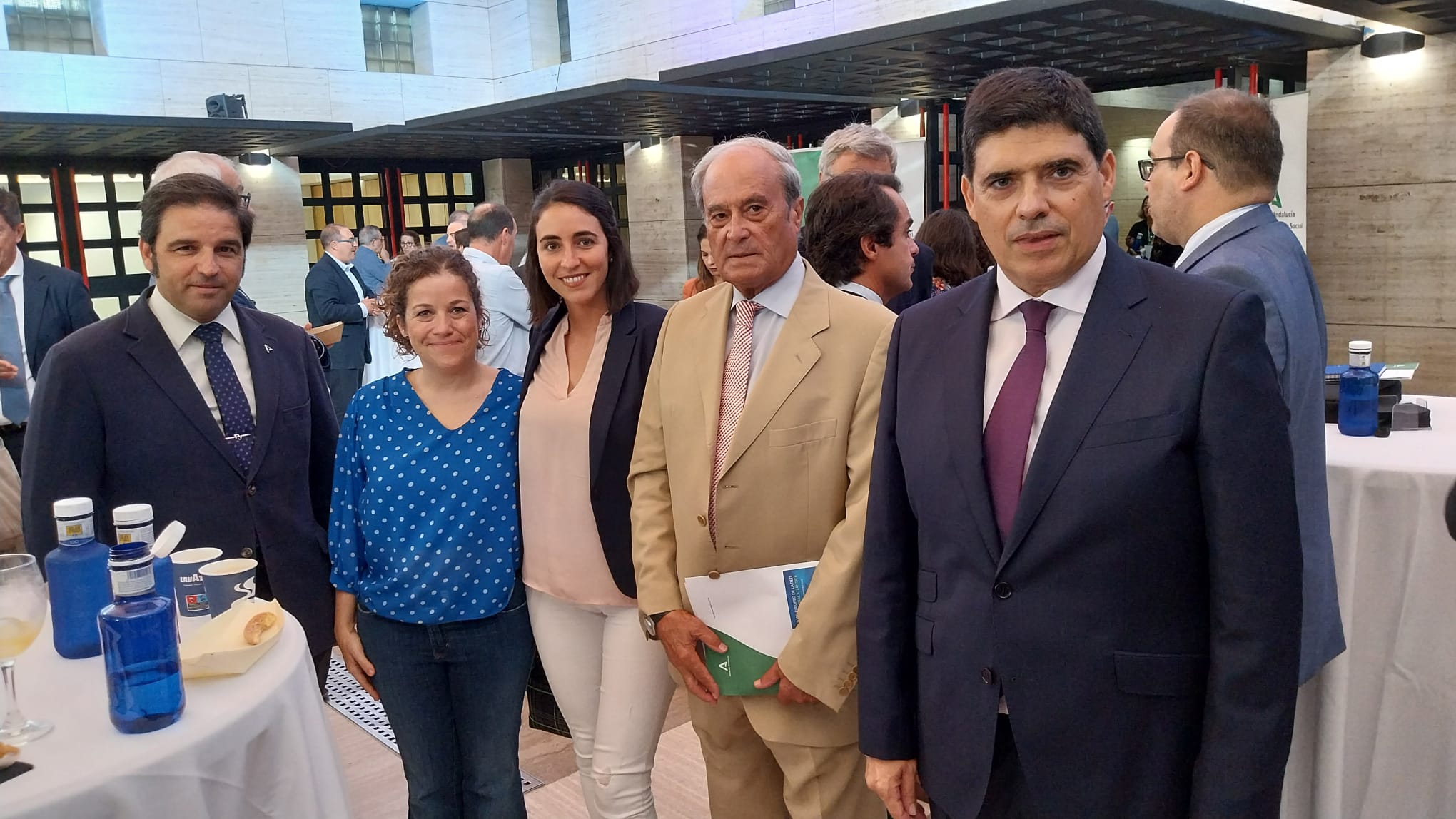 Antonio Ponce, de Huelva Port, con otros invitados