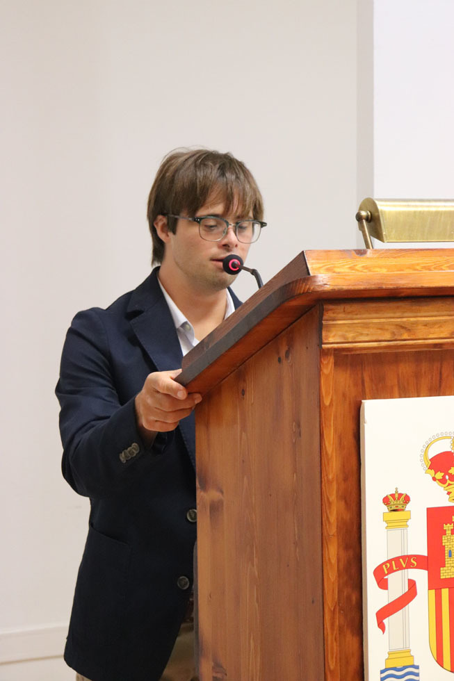 El Colegiado de Honor, Nicolás Castaño, agradece el reconocimiento.