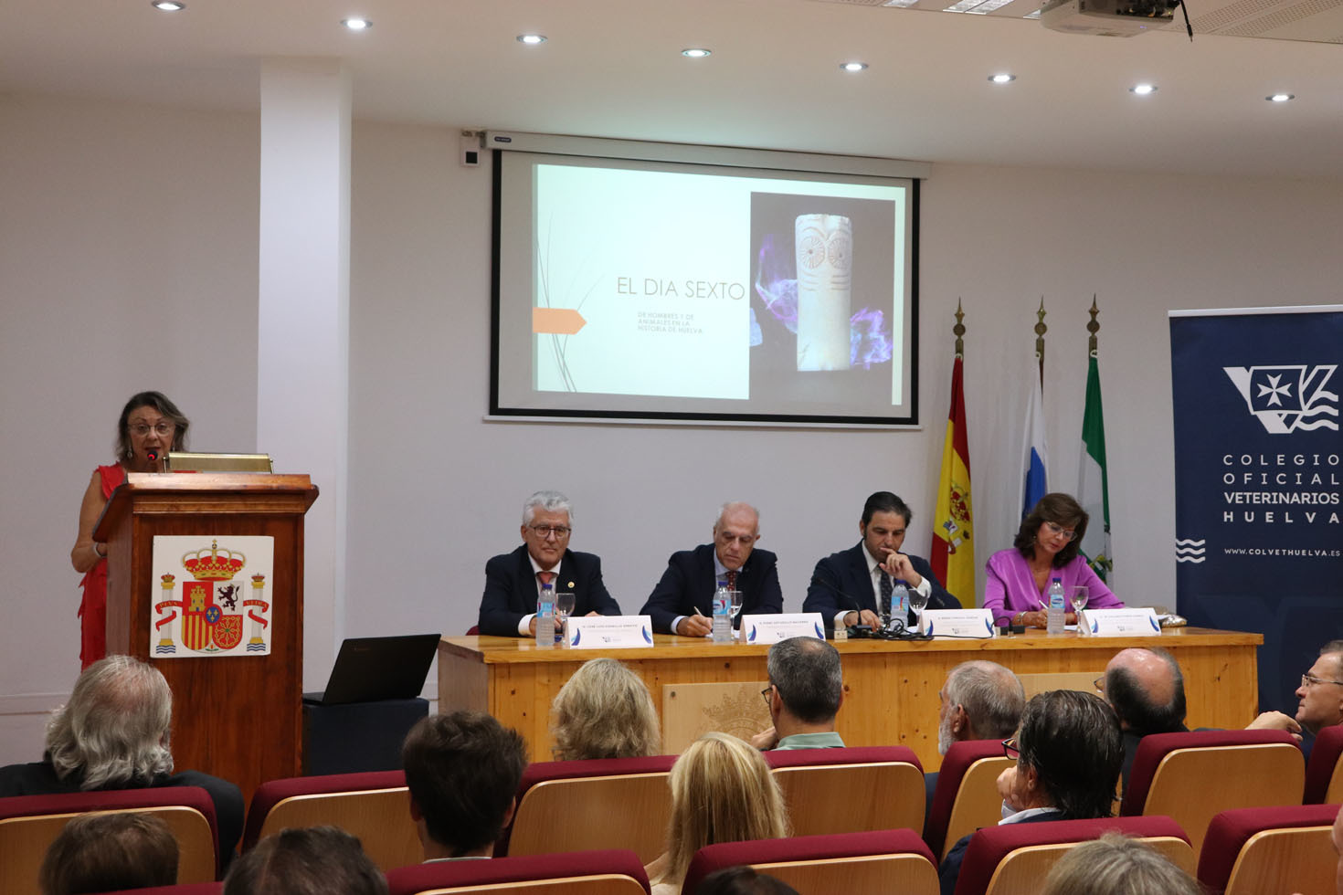 Mesa presidencial con representantes de Ayto. de Huelva y Junta.