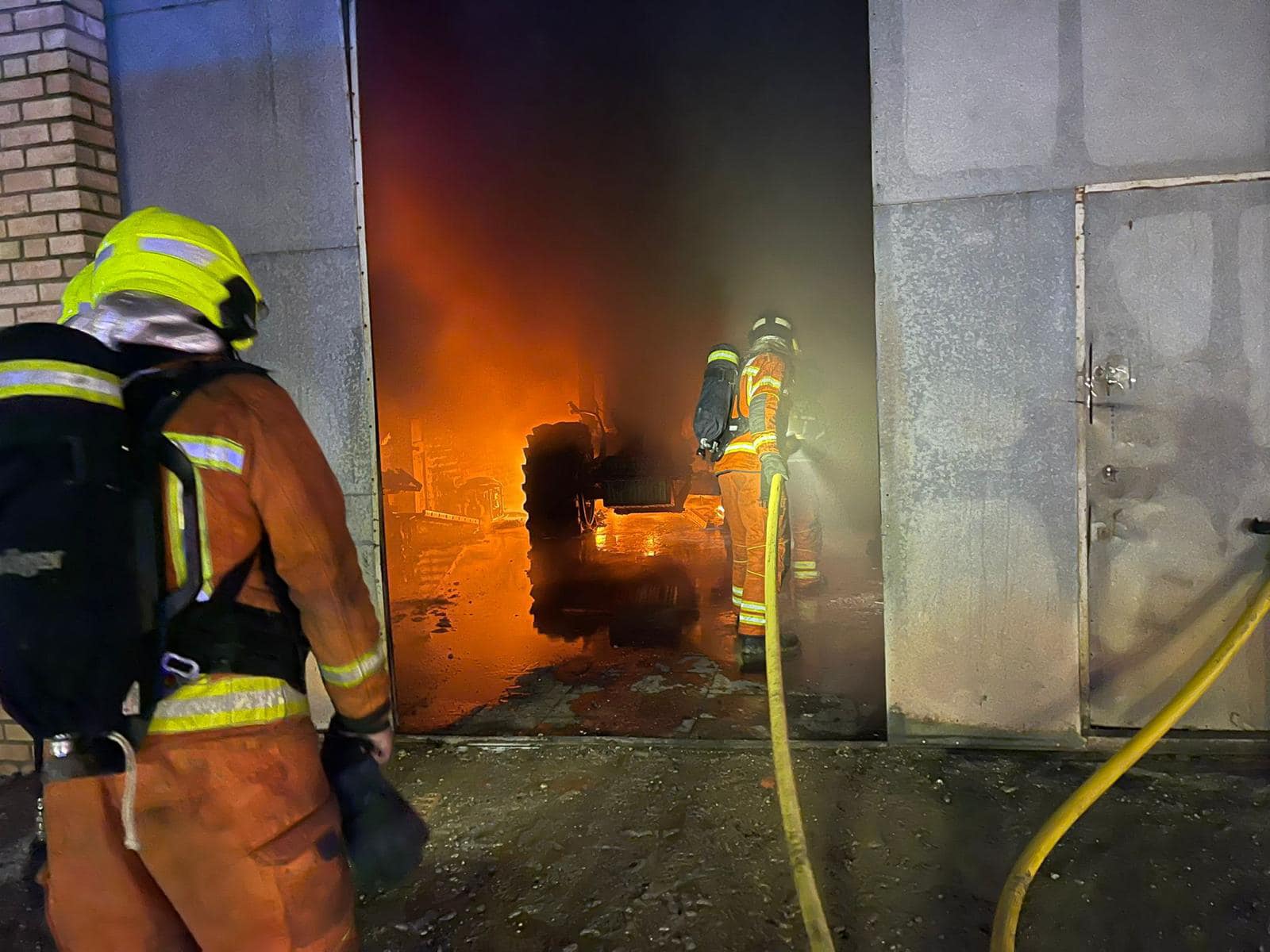 Bomberos en el lugar