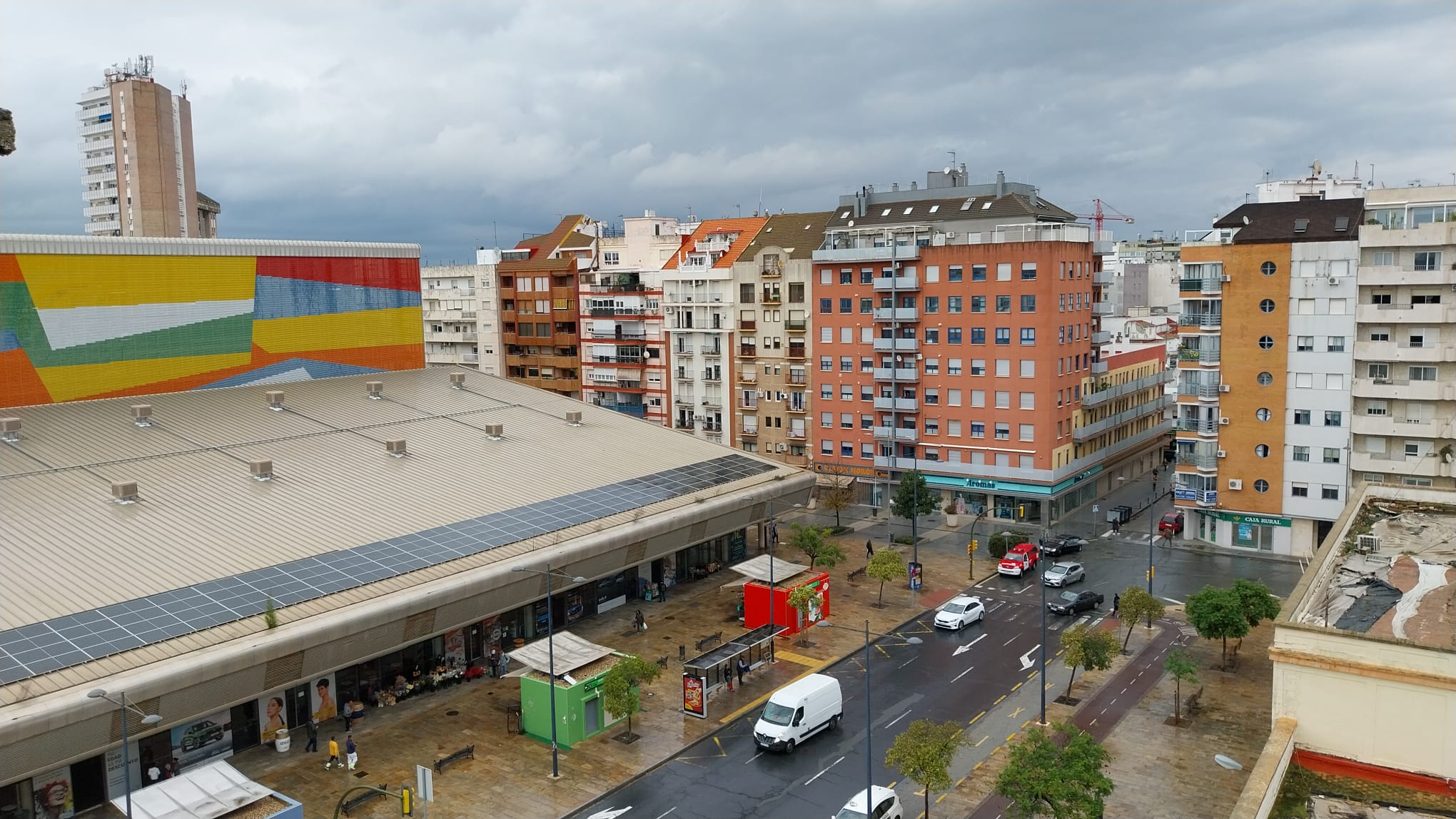 Fachada del mercado del Carmen desde otro ángulo