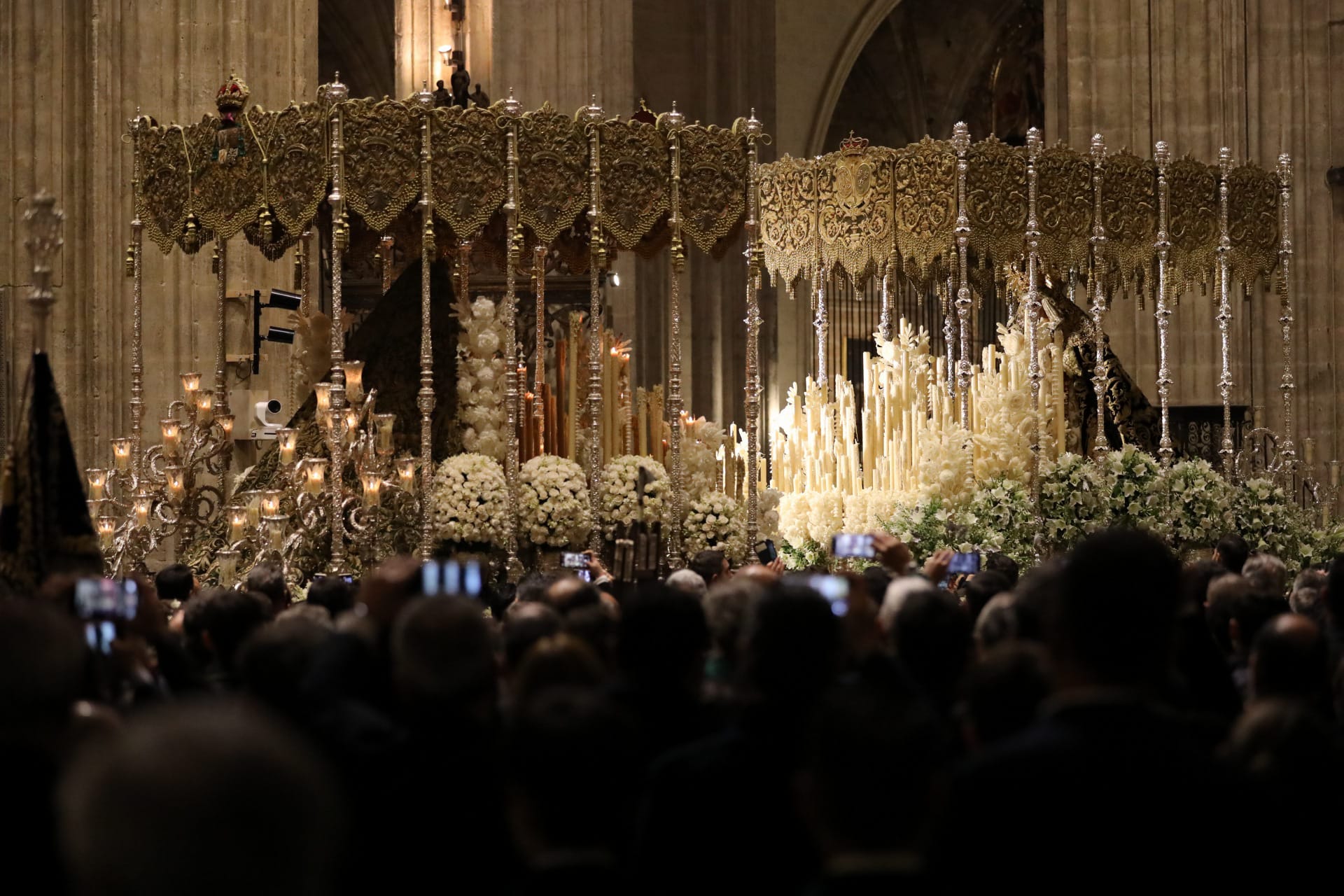 Esperanza de Triana y Esperanza Macarena, frente a frente en la Catedral de Sevilla | Hermandad de la Macarena. Álvaro Heras