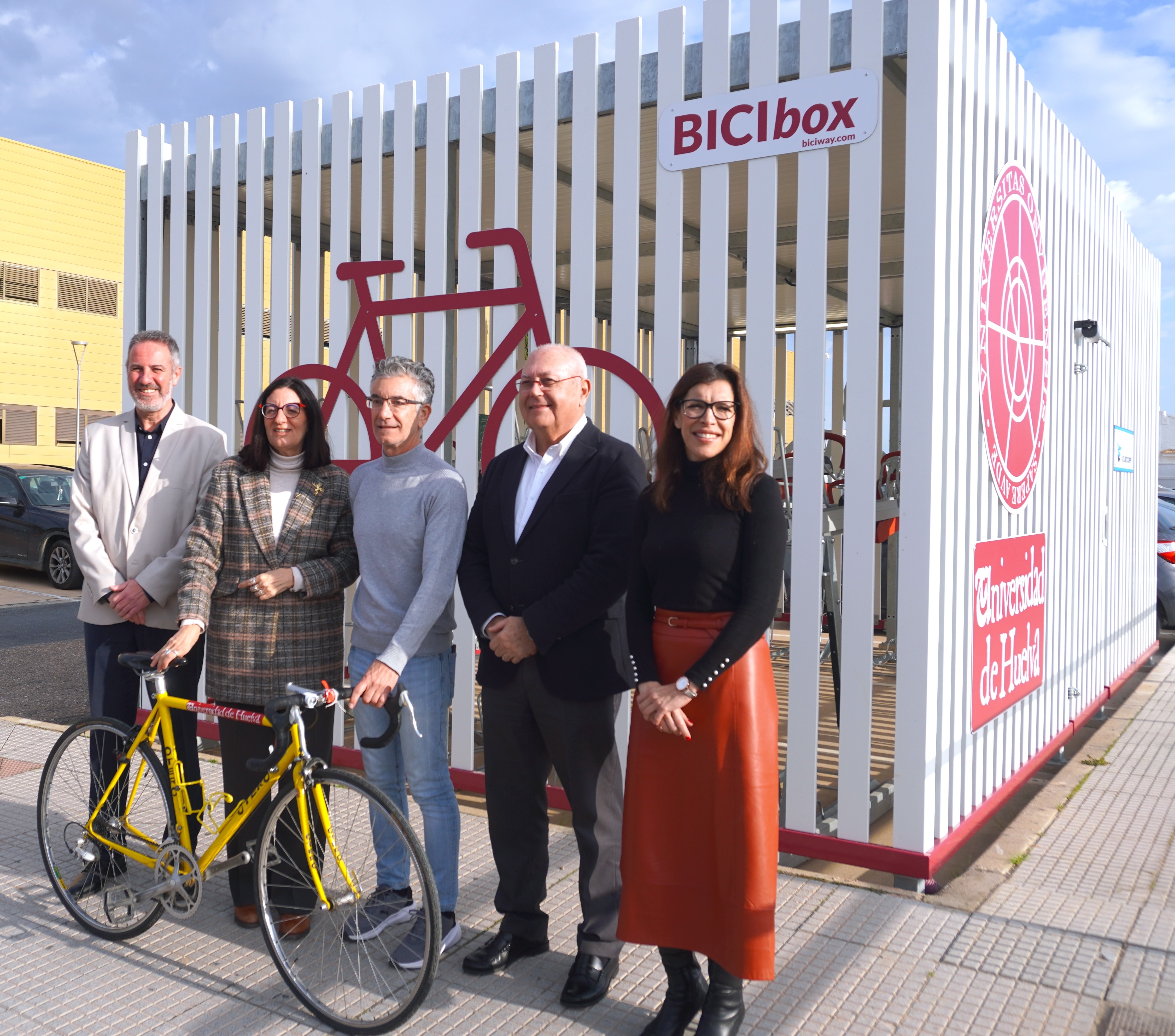 Nuevo aparcamiento de bicicletas en la Universidad de Huelva | UHU