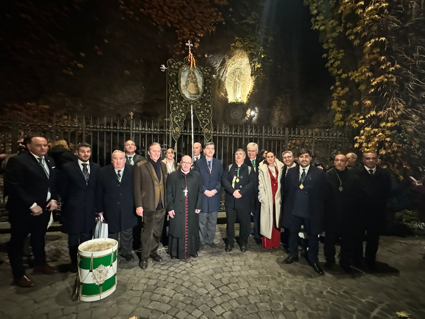 Rezo del Santo Rosario en los Jardines Vaticanos | Hermandad Matriz de Almonte