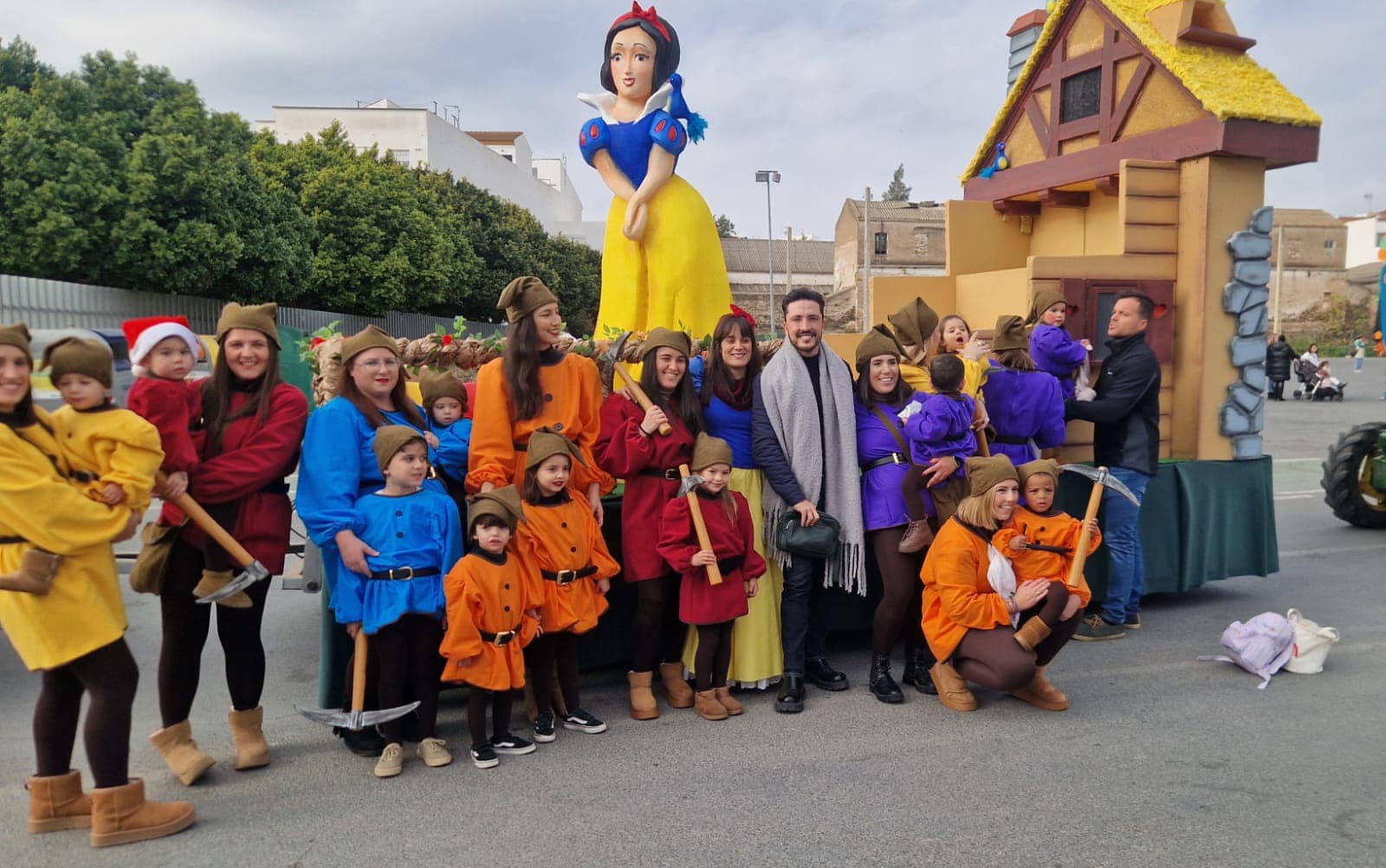 Una de las carrozas de la cabalgata olontense