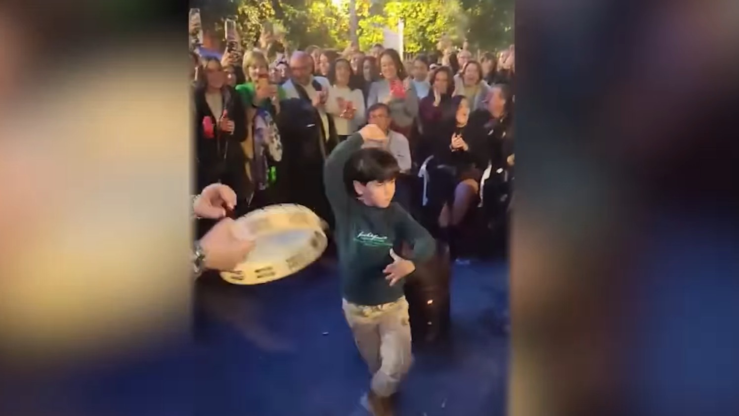 Martín bailando en una zambomba | RRSS